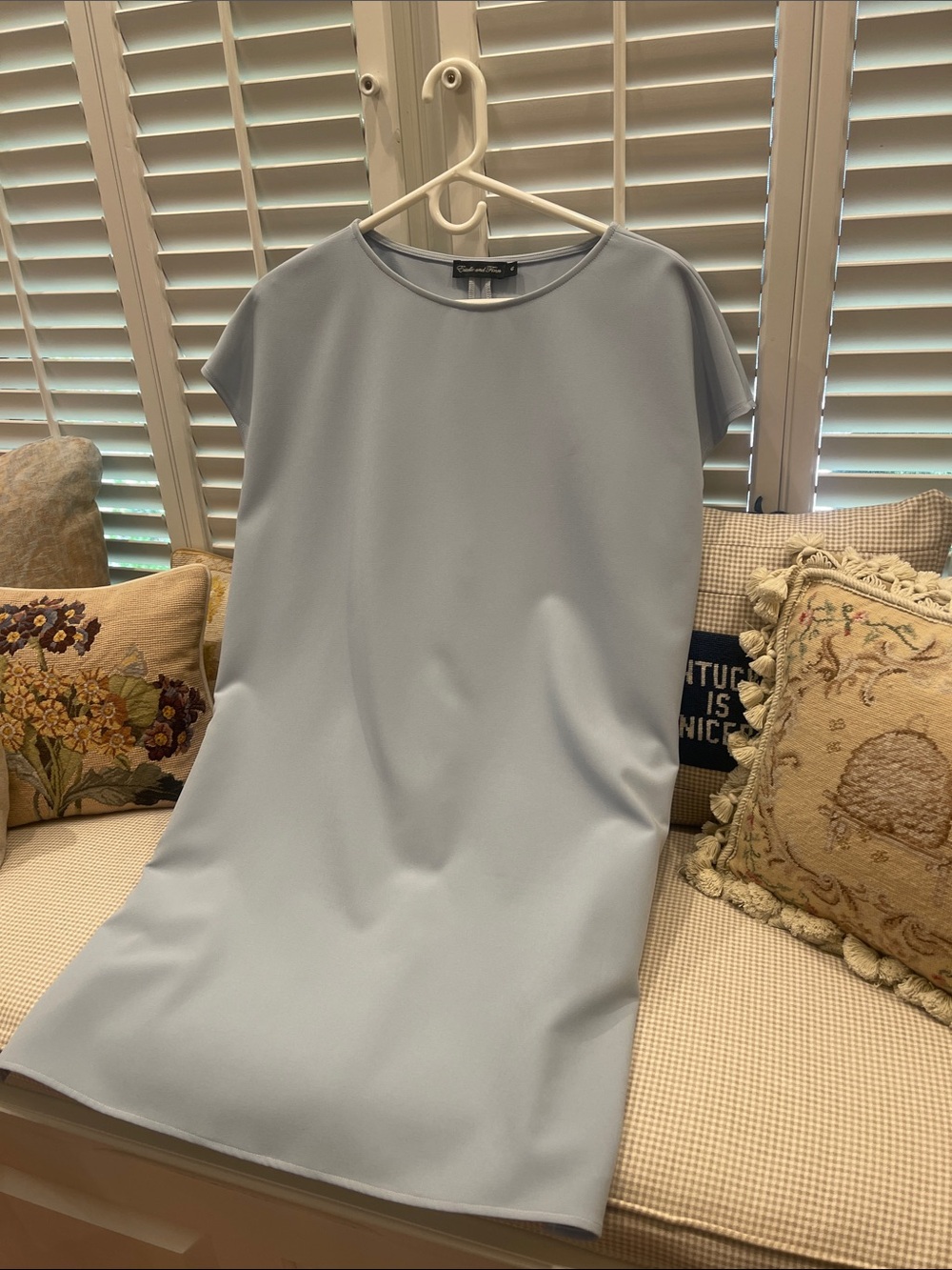 Pretty light blue dress with pockets!!